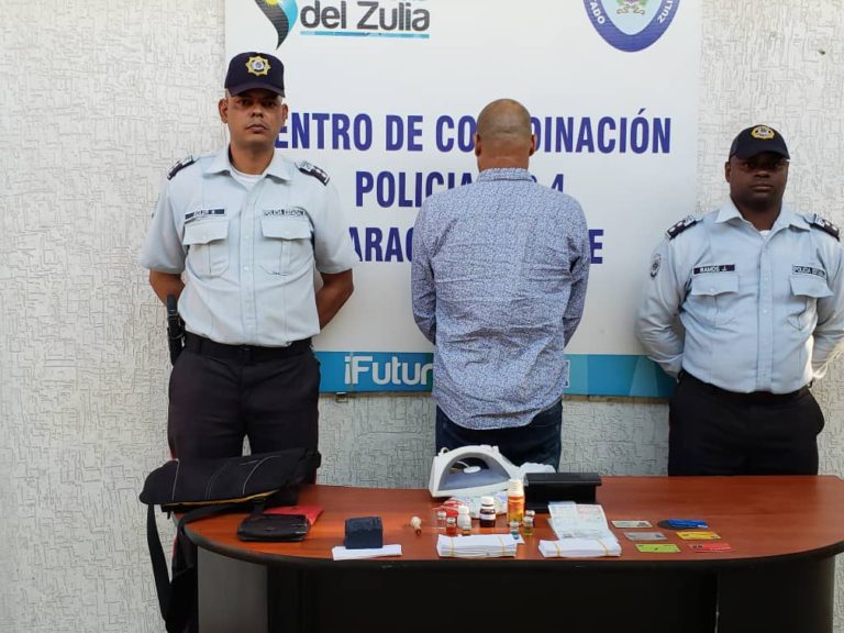 Detenido sujeto por falsificar dólares y pesos en Maracaibo