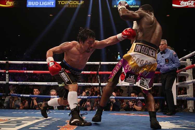 Pacquiao retiene título mundial y reta a Mayweather