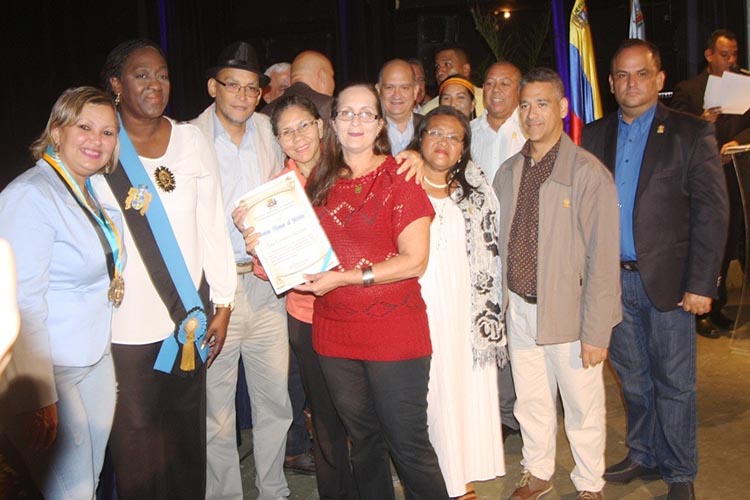 Gobierno del Zulia otorgó la Orden Luis Beltrán Prieto Figueroa a maestros de la región