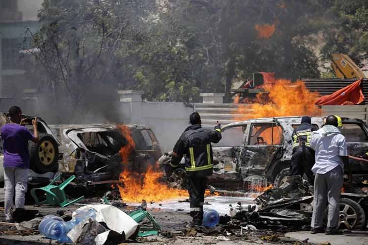 Al menos 3 muertos y 5 heridos al explotar un coche bomba en Mogadiscio