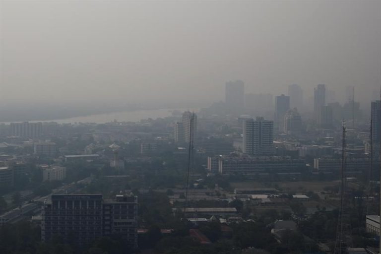 Bangkok cierra más de 400 escuelas por la contaminación