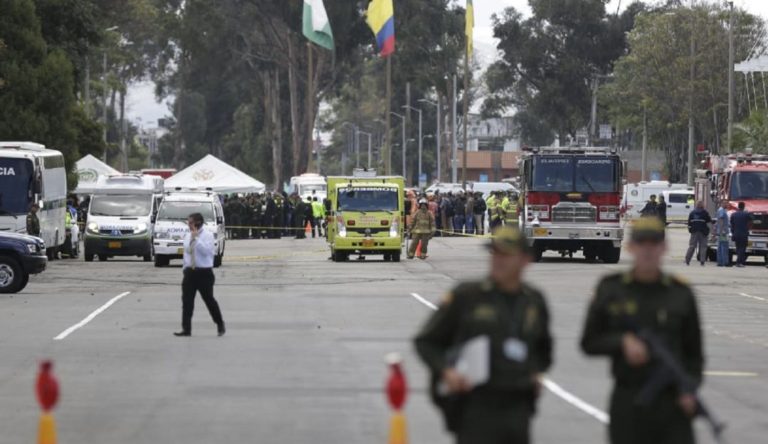 La Policía colombiana eleva a 21 la cifra de muertos tras atentado en Bogotá