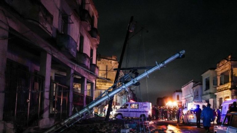 Tres muertos y 172 heridos dejó un tornado en La Habana