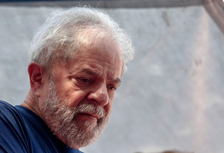 La justicia autoriza a Lula a velar a su hermano