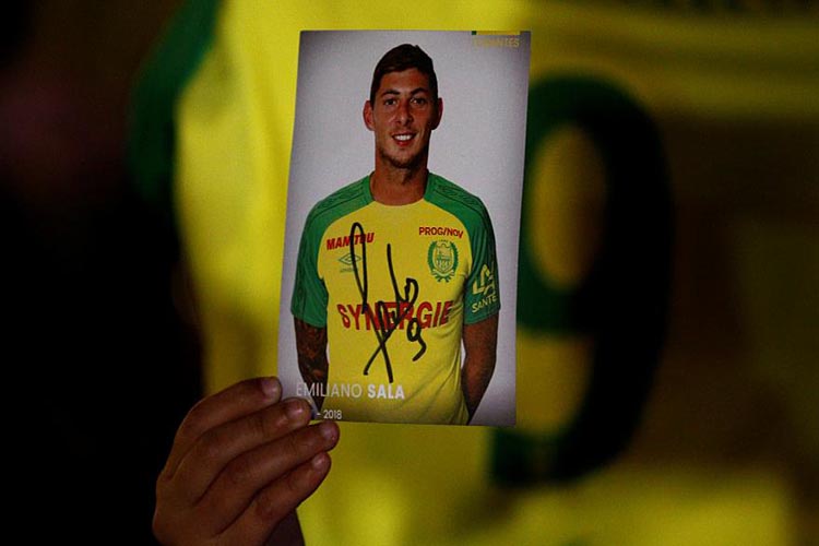 Se dieron a conocer los mensajes de Emiliano Sala antes de la desaparición del avión