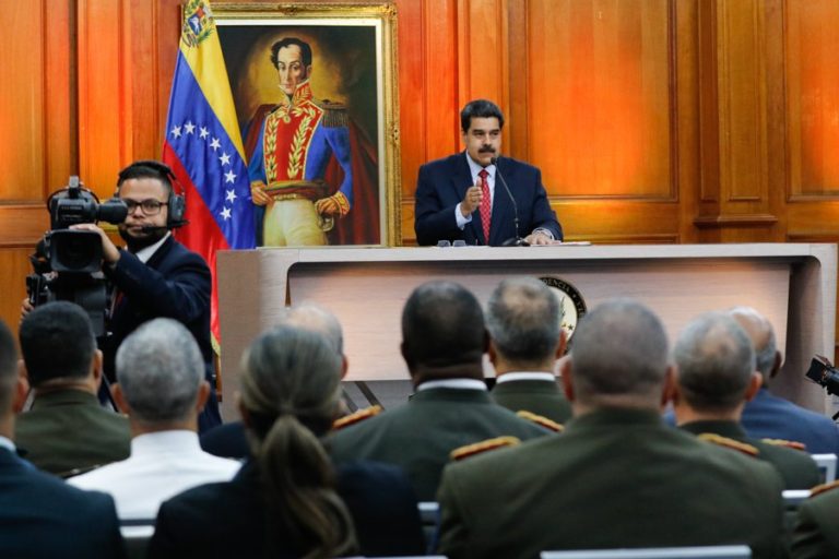 Nicolás Maduro denuncia un golpe de Estado contra Venezuela