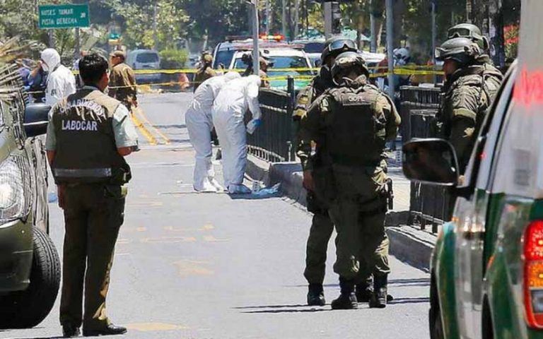 Dos venezolanos heridos tras explosión en parada de bus en Chile