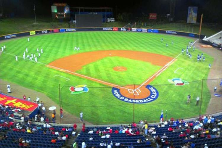 Inspectores de MLB revisan estadio Rod Carew de Panamá para Serie del Caribe