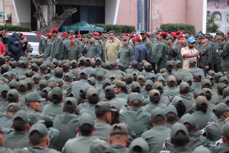 Maduro llamó a una renovación de la FANB