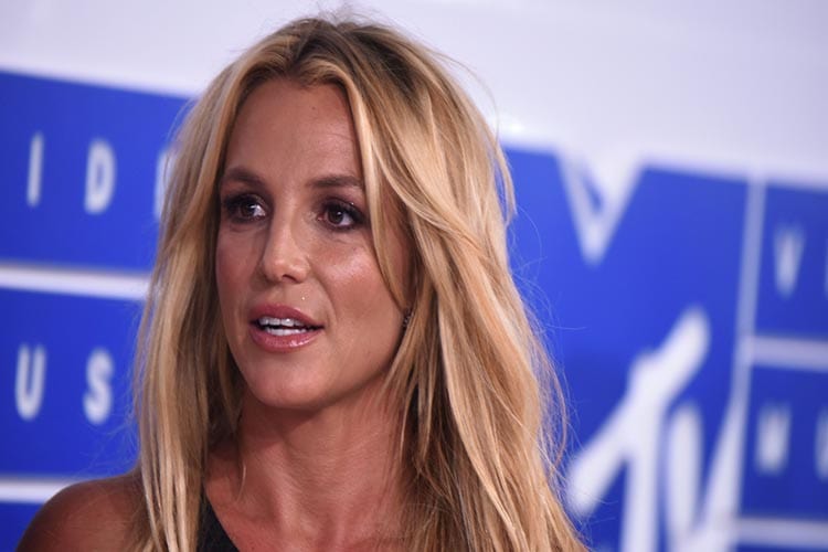 Britney Spears pide a su hermana que deje de nombrarla para vender su libro