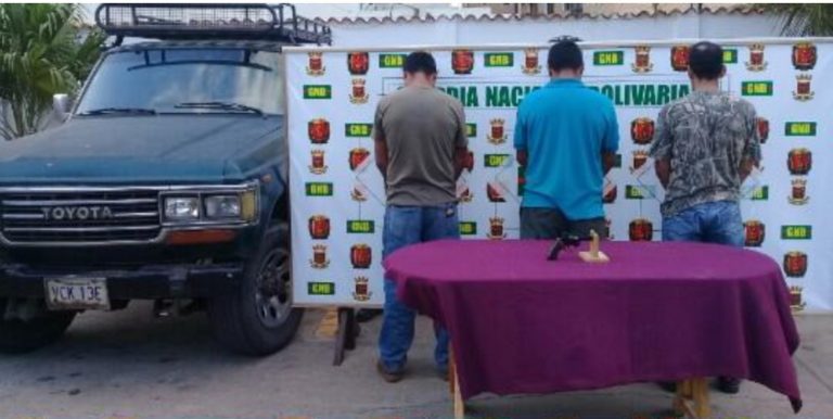 GNB Falcón captura a tres sujetos por porte ilícito y ocultamiento de arma de fuego