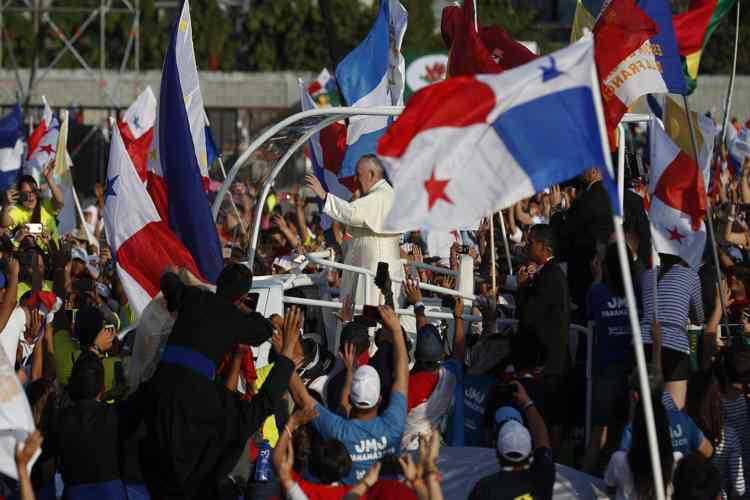 Papa Francisco inicia misa final de Jornada Mundial de la Juventud