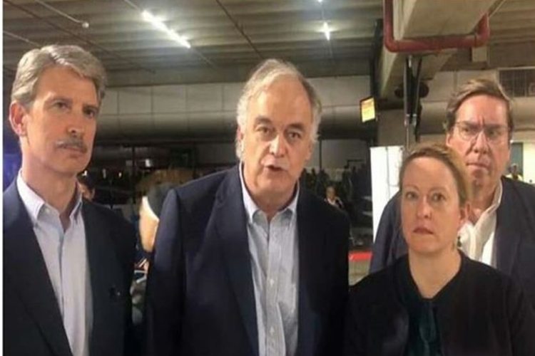 Expulsan de Venezuela a eurodiputados que se reunirían con Guaidó