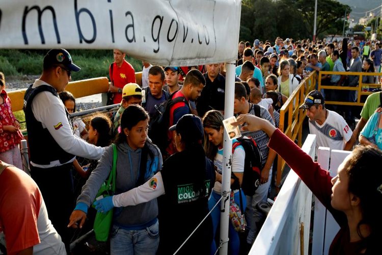 ACNUR: 3,4 millones de venezolanos han salido de su país por la crisis