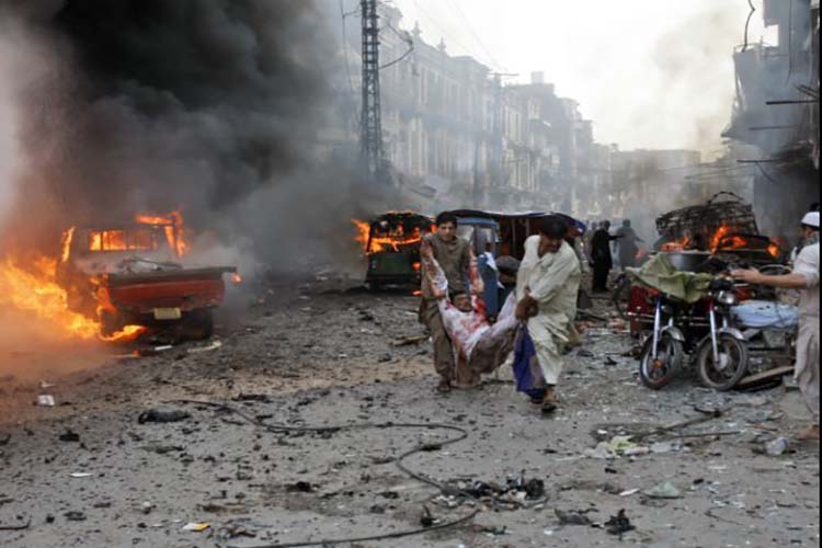 14 muertos deja una explosión de un depósito en Pakistán