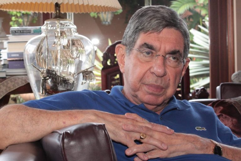Denuncian por violación a expresidente Óscar Arias