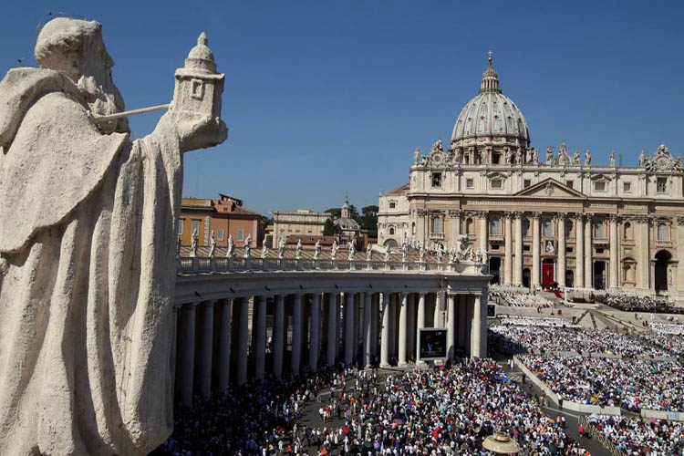 El Vaticano subraya a delegación de Guaidó necesidad de una solución pacífica