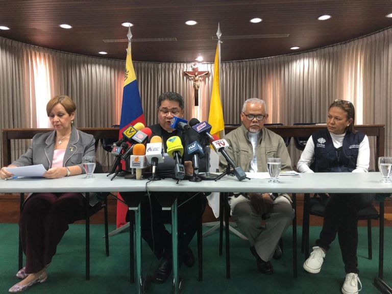 Iglesia católica exhorta al gobierno de Maduro permitir la ayuda humanitaria