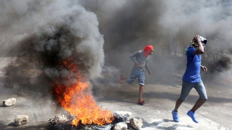 EEUU ordena la salida de Haití de su personal diplomático