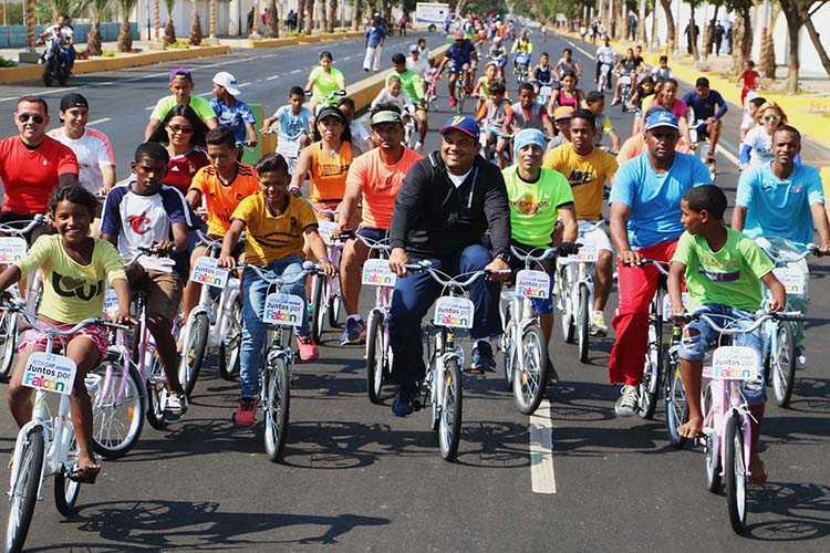 Activan ciclo vía en Coro durante toma deportiva por la Paz y la Vida