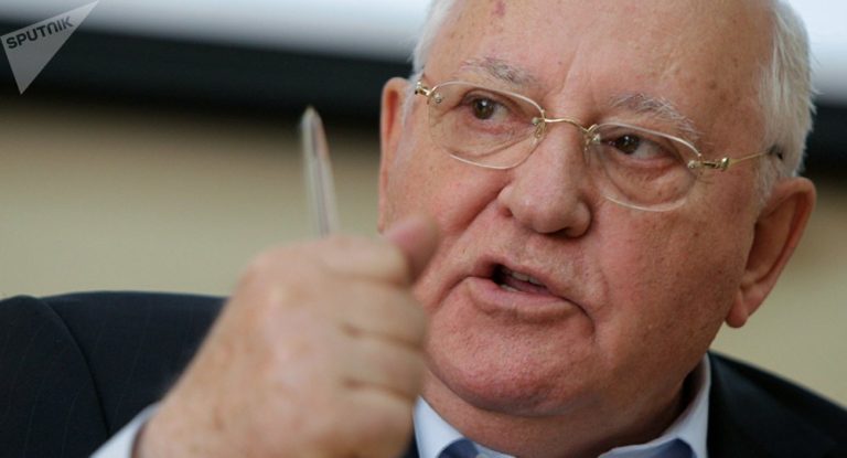 Gorbachov llama a EEUU a reanudar el diálogo con Rusia