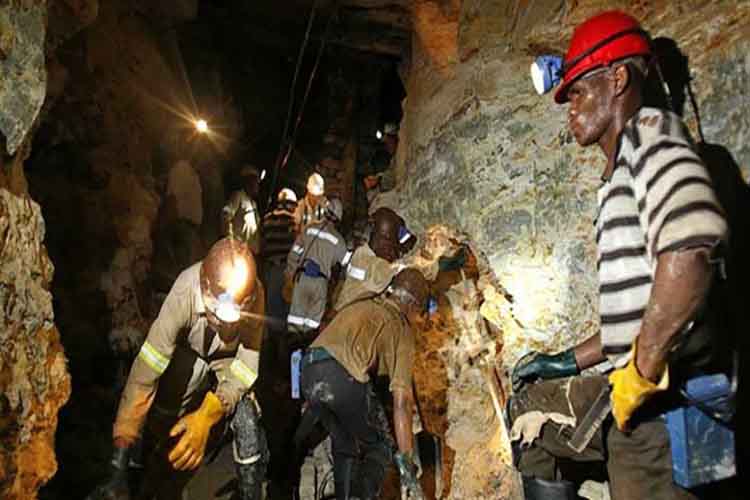 23 mineros ilegales mueren al inundarse dos minas de oro en Zimbabue