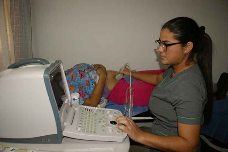 UPTAG y UNEFM realizan jornada de econosonograma mamario en Urumaco