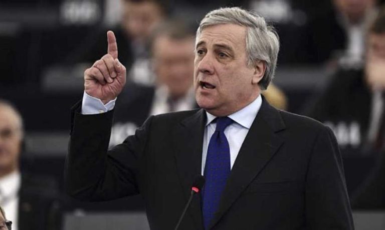 Tajani pide medidas por expulsión de eurodiputados de Venezuela