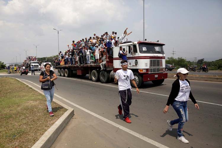 Aseguran que camión con ayuda humanitaria proveniente de Colombia ingresó a territorio venezolano