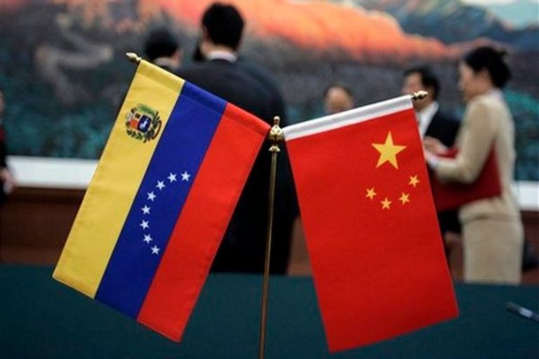 China mantiene «contacto con todas las partes» del conflicto en Venezuela