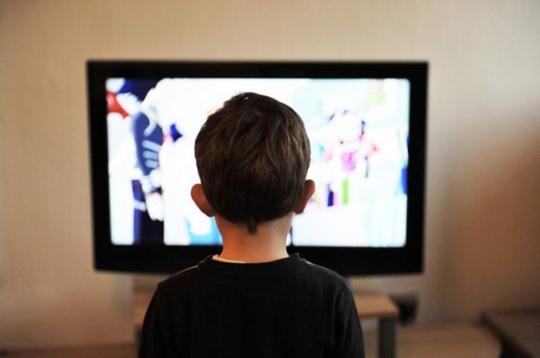 Gobierno ordena ajuste de precios a servicios de televisión por suscripción