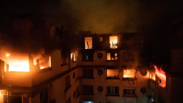 Se elevan a 9 los muertos en un incendio en París