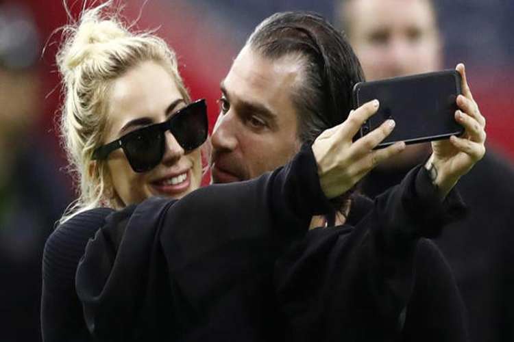 Lady Gaga anula su compromiso con Christian Carino