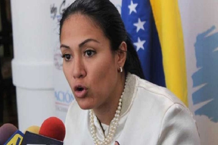 Laidy Gómez suspende clases por violencia en Táchira