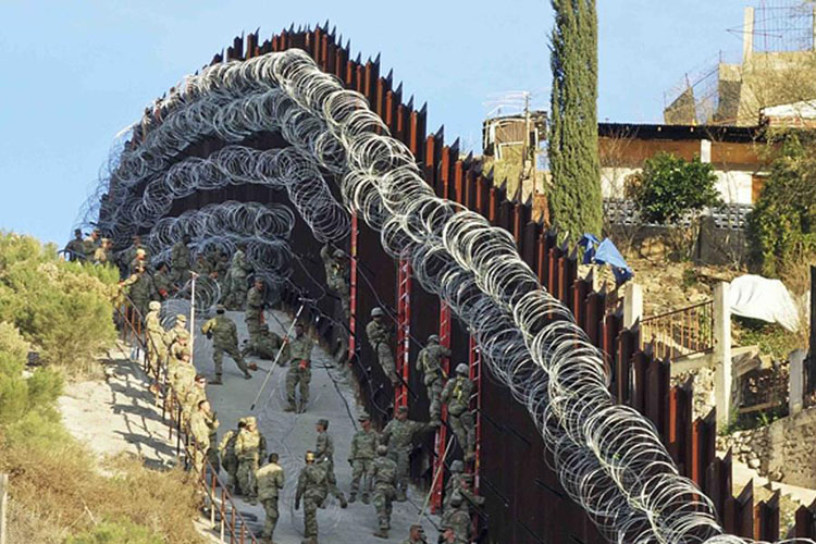 Estados Unidos envía más soldados a la frontera con México