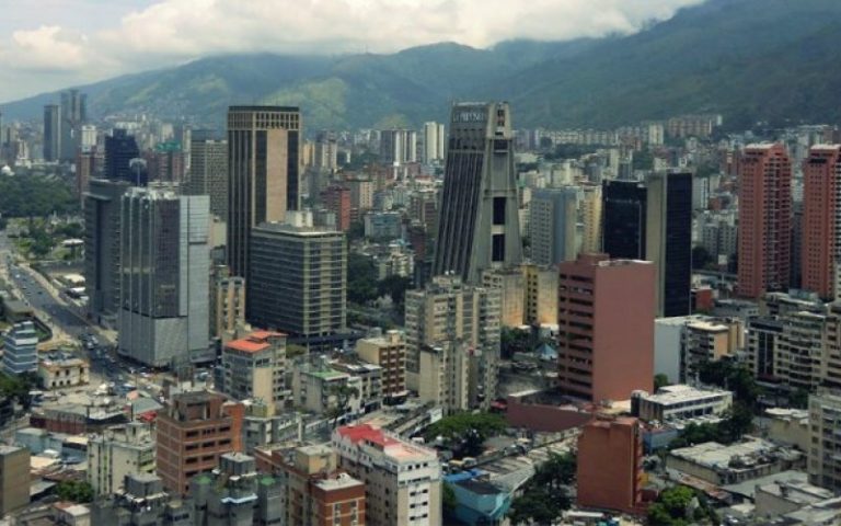 Varias zonas de Caracas se mantienen sin energía eléctrica