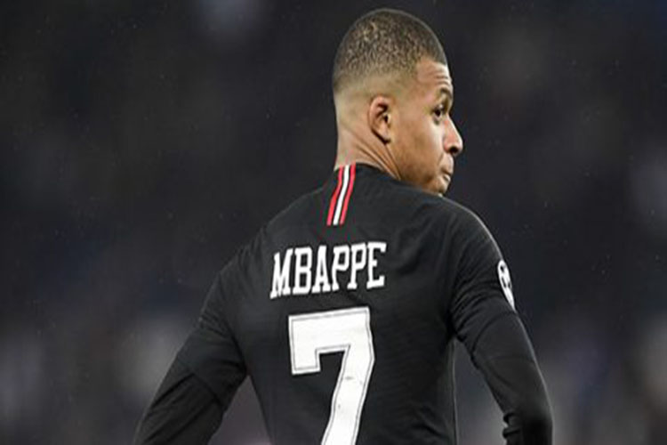 PSG sanciona a Mbappé con 180.000 euros por llegar tarde