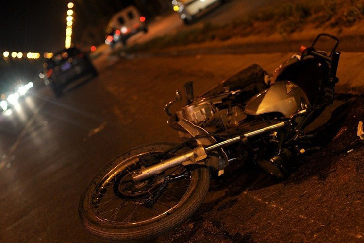 Muere bebé de 8 meses en deslizamiento de moto