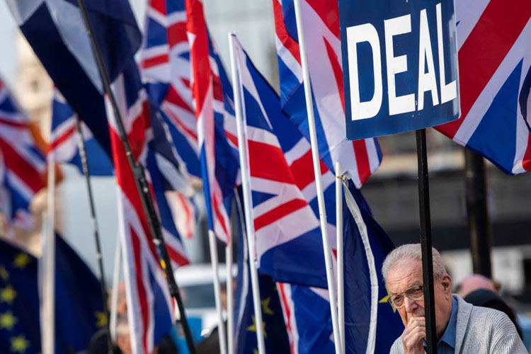 Parlamento británico rechaza el tratado de salida del «brexit»