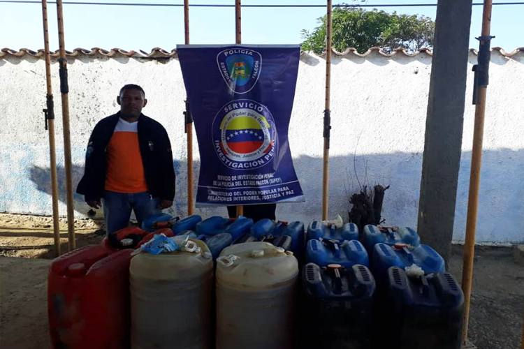 Incautados 900 litros de gasolina en el Cabo San Román
