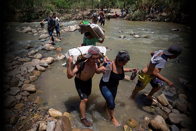 Fundaredes alerta que cierre de la frontera colombo-venezolana sólo favorece a las Farc y al ELN