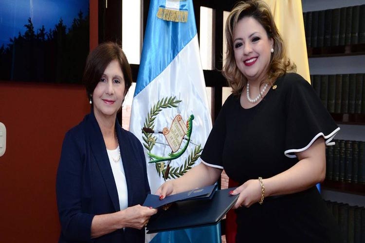 Guatemala recibe a nueva embajadora de Venezuela designada por Guaidó