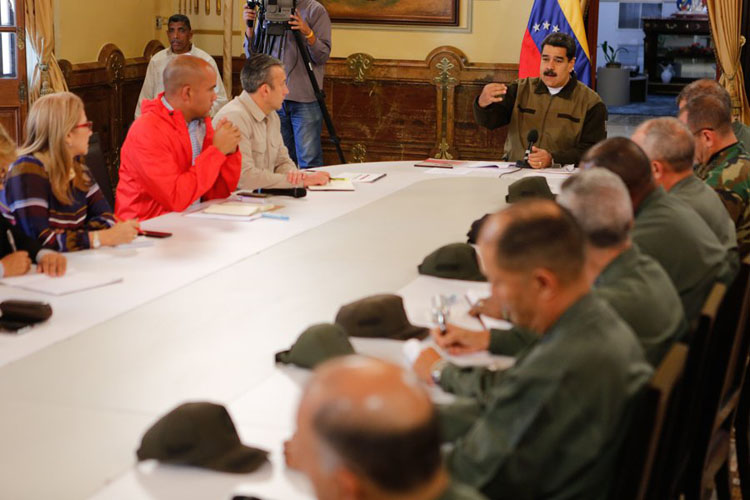 Maduro llama a la FANB a profundizar Unión-Cívico militar