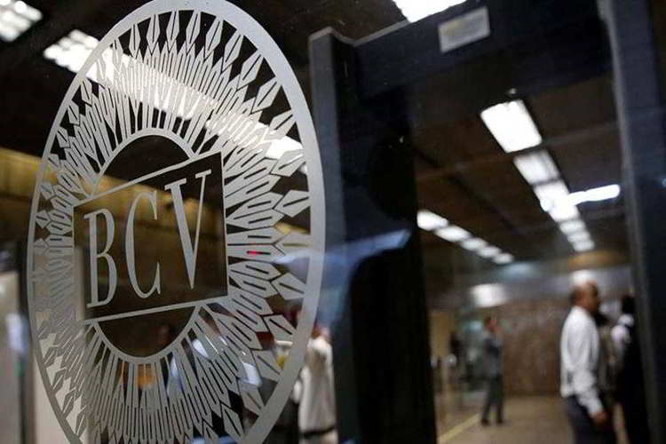 BCV actualizó los montos mínimos para ventas de divisas realizadas por bancos y casas de cambio