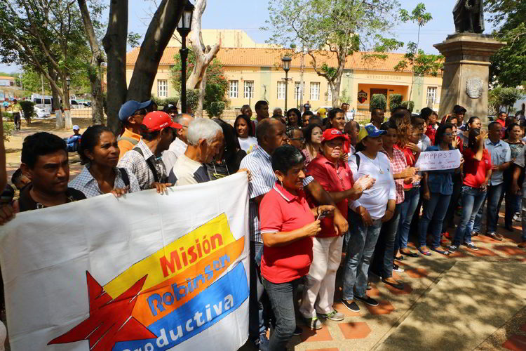 Diputada Acosta: Falcón salió a la calle en defensa de la Constitución