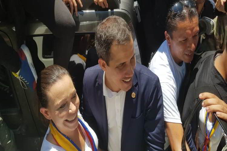 Capriles y MCM piden a los venezolanos acompañar a Guaidó en la “Operación Libertad”