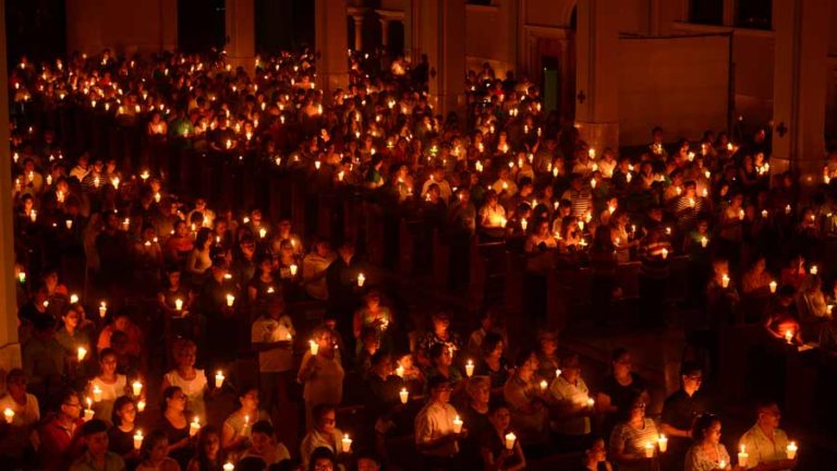 Sábado Santo: Esta noche celebramos la Vigilia Pascual