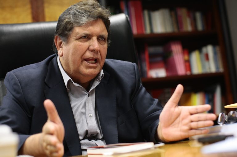 Expresidente peruano Alan García se dispara al ser detenido