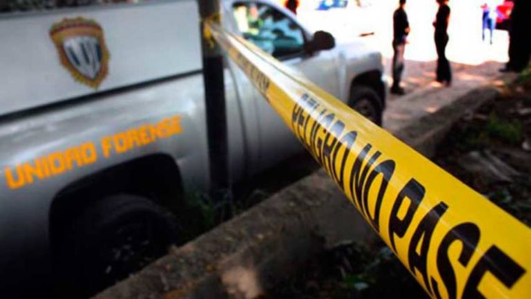 Asesinan a un hombre dentro de su casa en Los Robles