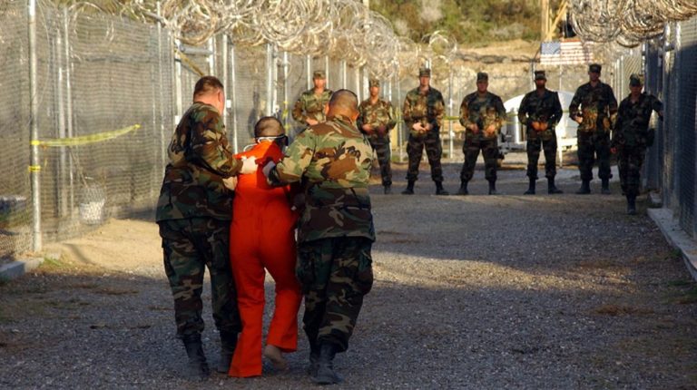 EEUU releva al comandante de la cárcel de Guantánamo por «falta de confianza»